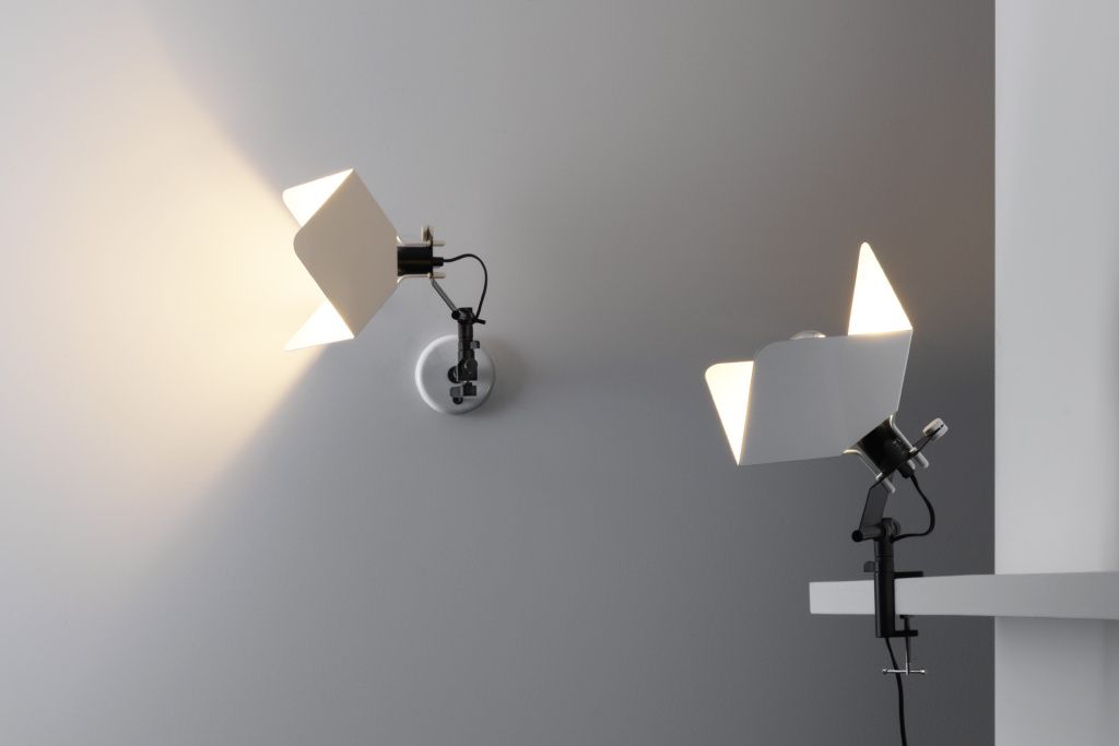 Настенный светильник Triedro / Джо Коломбо Настенный светильник Triedro / Джо Коломбо